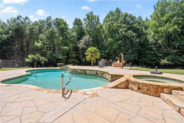 1215 James Walter Drive, Loganville, GA 30052