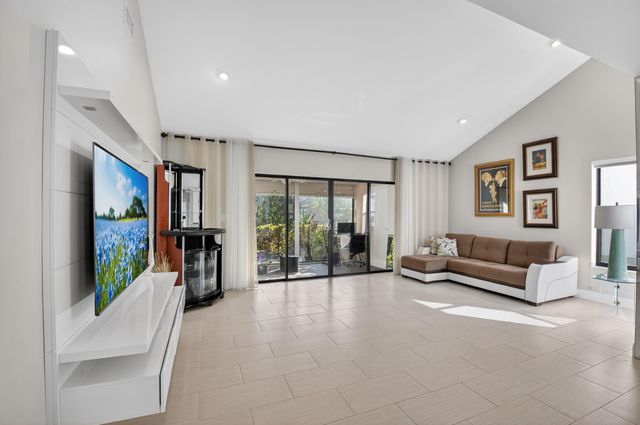 10980 Hidden Lake Place, Boca Raton, FL 33498