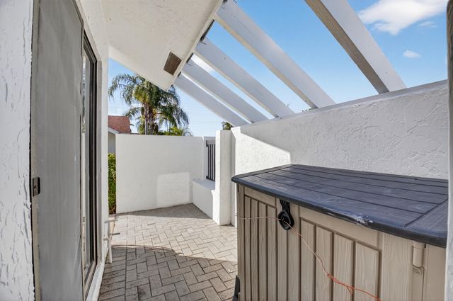 10980 Hidden Lake Place, Boca Raton, FL 33498