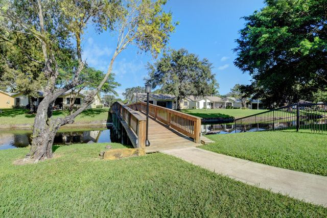 10980 Hidden Lake Place, Boca Raton, FL 33498