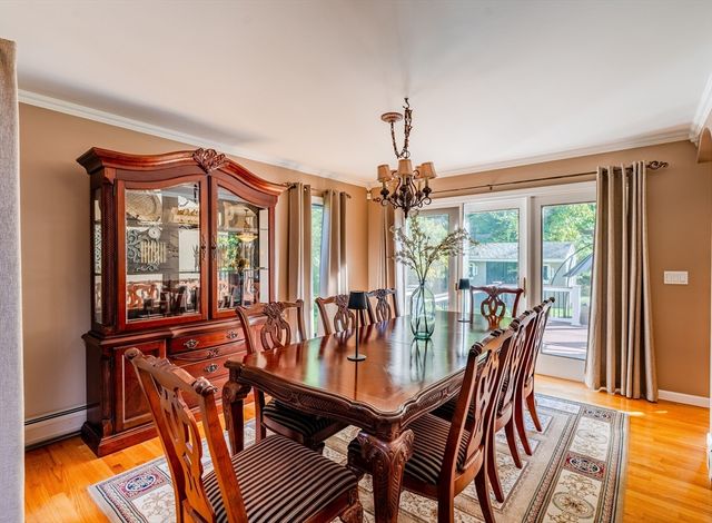 10 Quaker Ln, Swansea, MA 02777