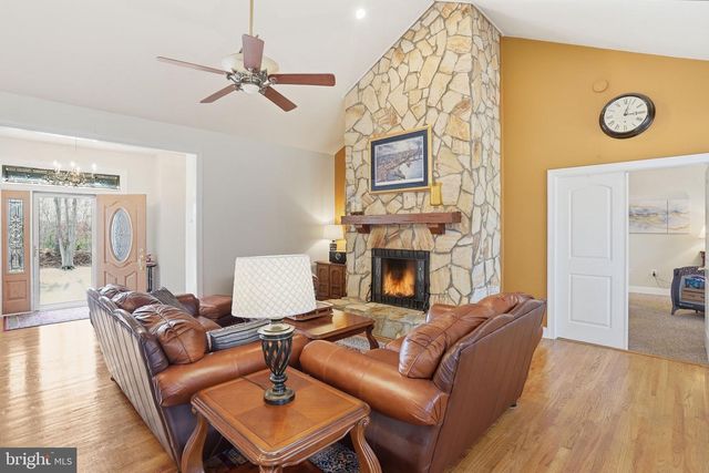 25 TARA WOODS DR, Bumpass, VA 23024