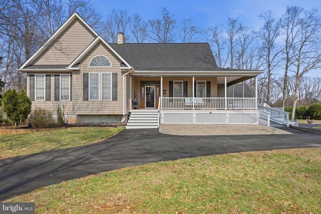 25 TARA WOODS DR, Bumpass, VA 23024