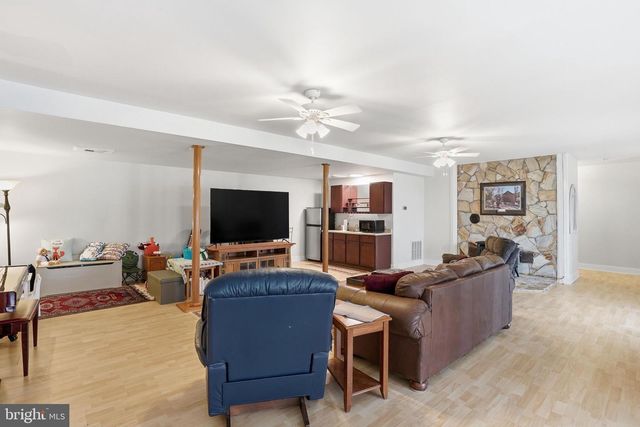 25 TARA WOODS DR, Bumpass, VA 23024