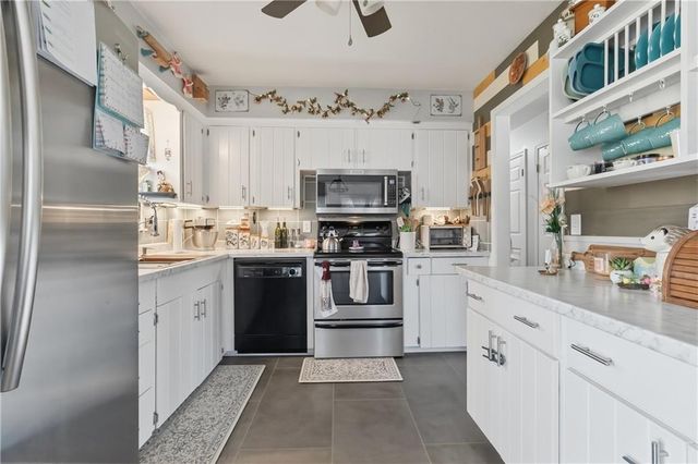 3204 NE 66th Street, Gladstone, MO 64119