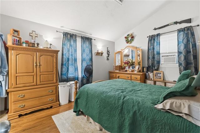 3204 NE 66th Street, Gladstone, MO 64119