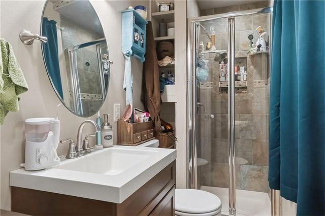 3204 NE 66th Street, Gladstone, MO 64119