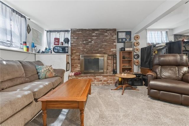 3204 NE 66th Street, Gladstone, MO 64119