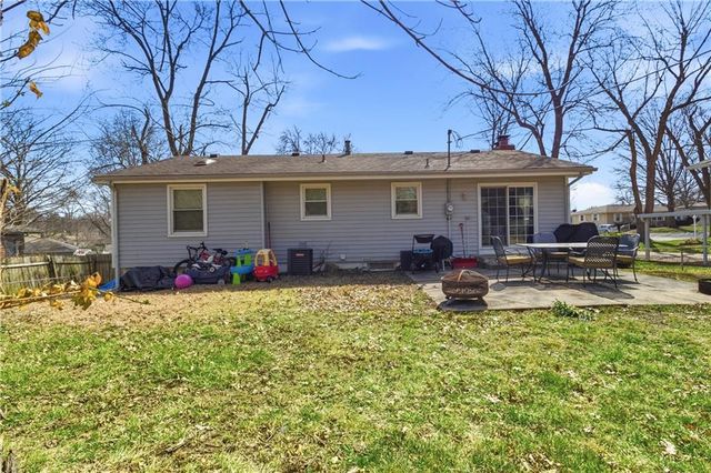3204 NE 66th Street, Gladstone, MO 64119