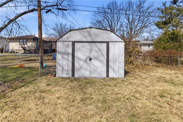 3204 NE 66th Street, Gladstone, MO 64119