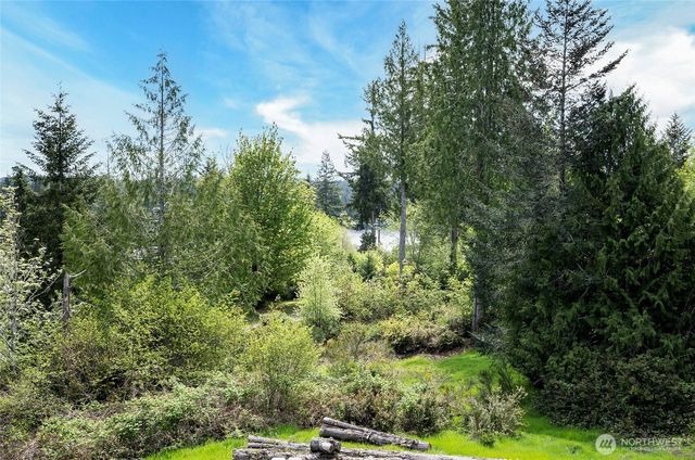 770 E April Avenue, Grapeview, WA 98546