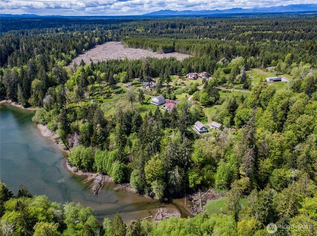 770 E April Avenue, Grapeview, WA 98546
