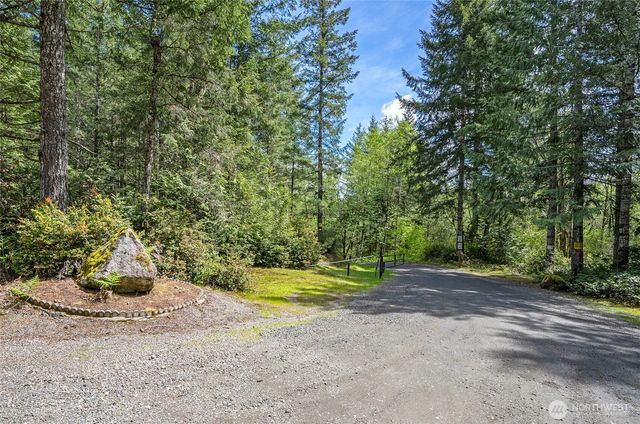 770 E April Avenue, Grapeview, WA 98546