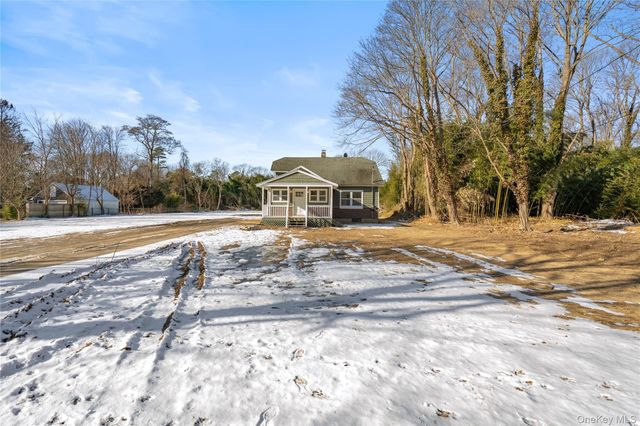 450 Munsell Road, East Patchogue, NY 11772