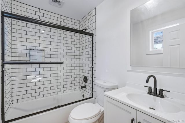 450 Munsell Road, East Patchogue, NY 11772