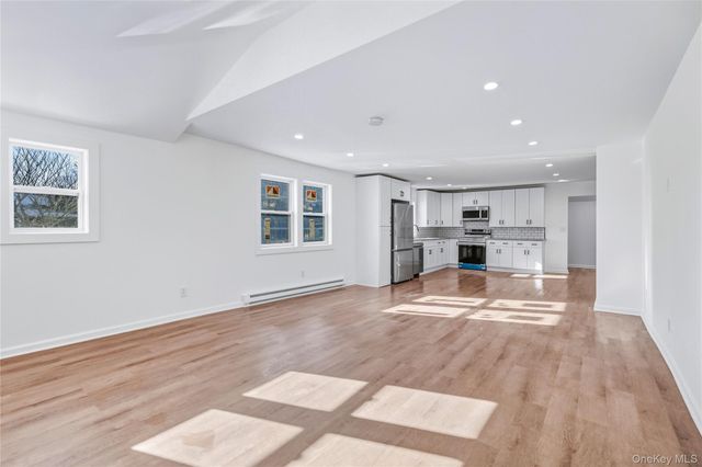 450 Munsell Road, East Patchogue, NY 11772