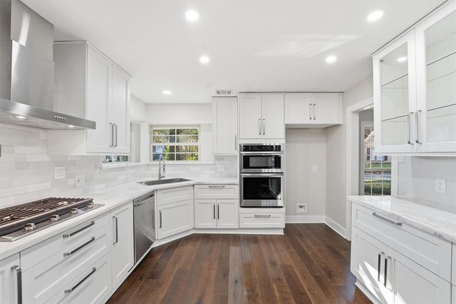 2 Rolling Mill Ln, The Woodlands, TX 77380