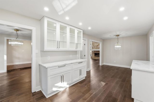 2 Rolling Mill Ln, The Woodlands, TX 77380