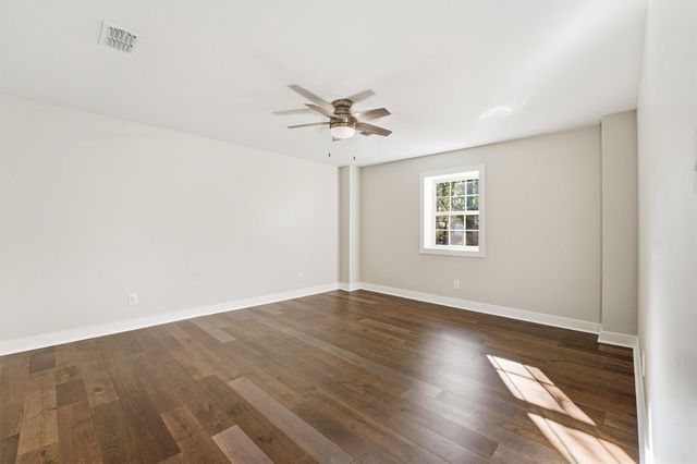 2 Rolling Mill Ln, The Woodlands, TX 77380