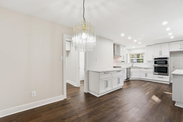 2 Rolling Mill Ln, The Woodlands, TX 77380