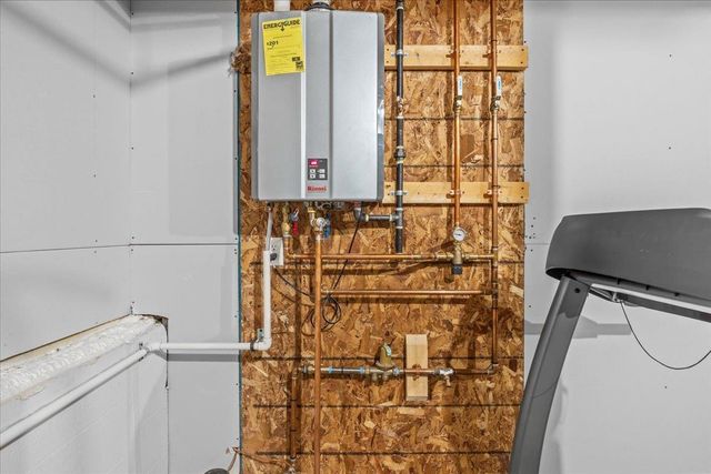 200 Two Brothers Drive, South Burlington, VT 05403