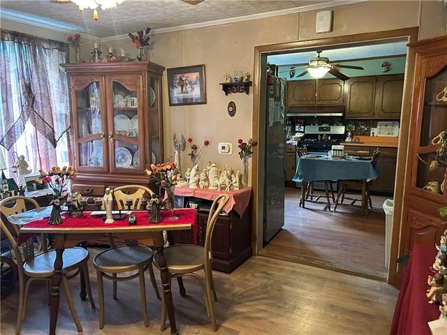 42 Walnut Ave, Dunbar, PA 15431