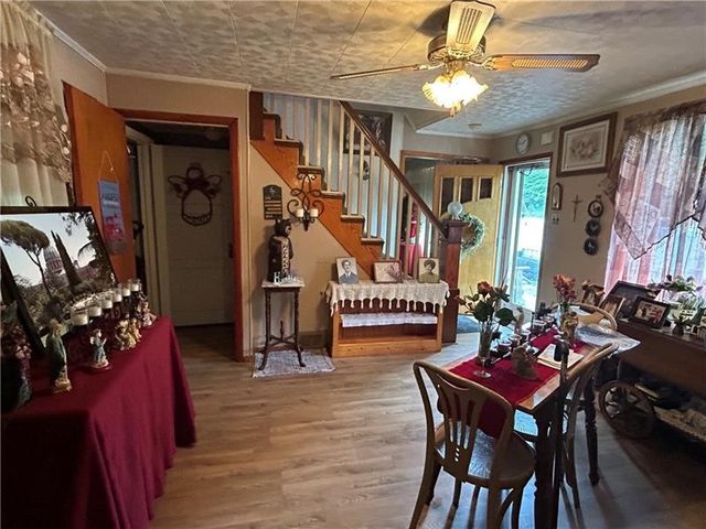 42 Walnut Ave, Dunbar, PA 15431