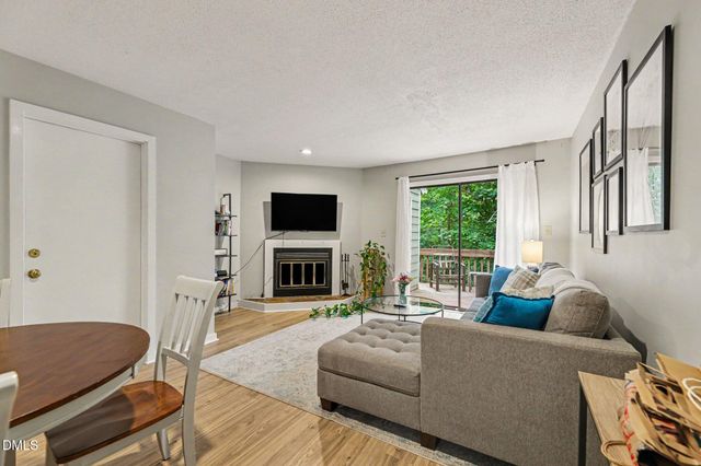 314 Cedarwood Lane, Carrboro, NC 27510