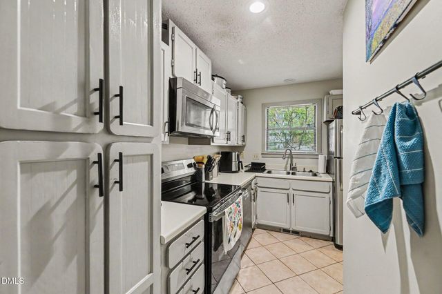 314 Cedarwood Lane, Carrboro, NC 27510