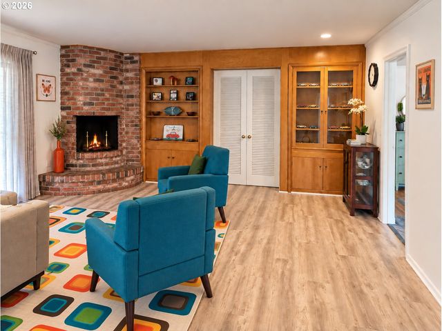 2872 SUFFOLK Ct, Eugene, OR 97401