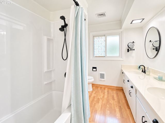 2872 SUFFOLK Ct, Eugene, OR 97401