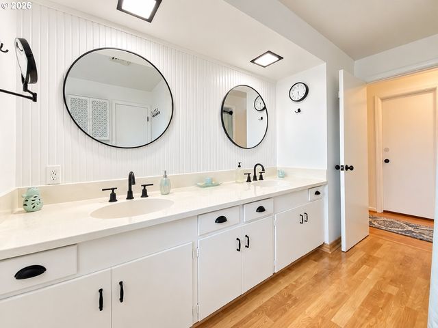 2872 SUFFOLK Ct, Eugene, OR 97401