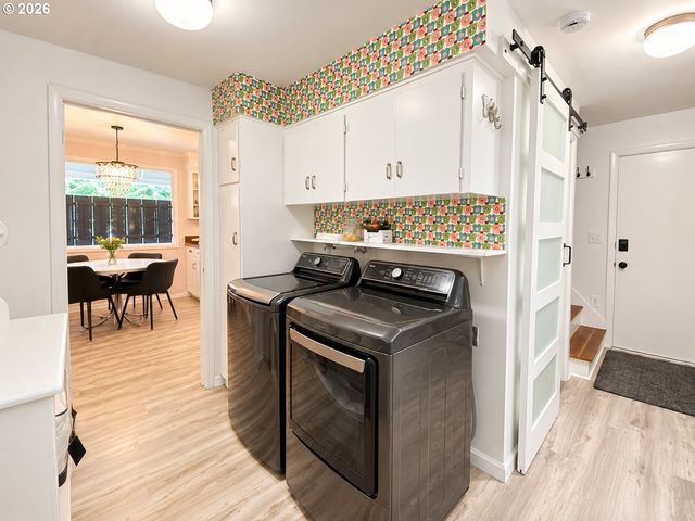 2872 SUFFOLK Ct, Eugene, OR 97401