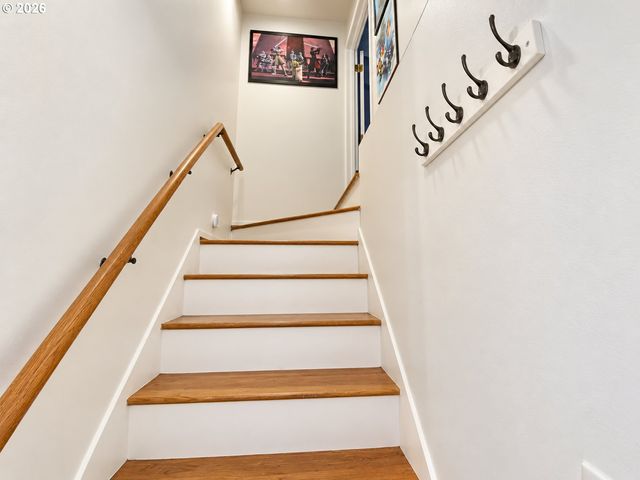 2872 SUFFOLK Ct, Eugene, OR 97401