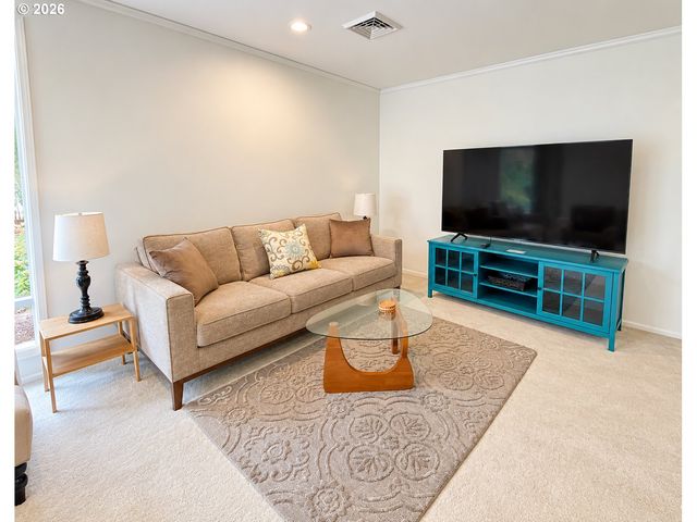 2872 SUFFOLK Ct, Eugene, OR 97401