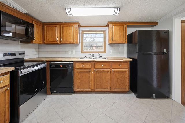 803 N Richland Road, Tuttle, OK 73089