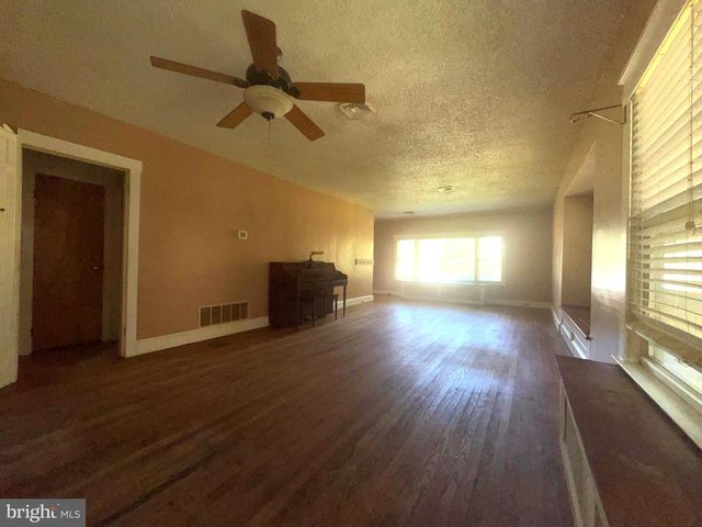 124 W FRANKLIN AVE W, Edgewater Park, NJ 08010