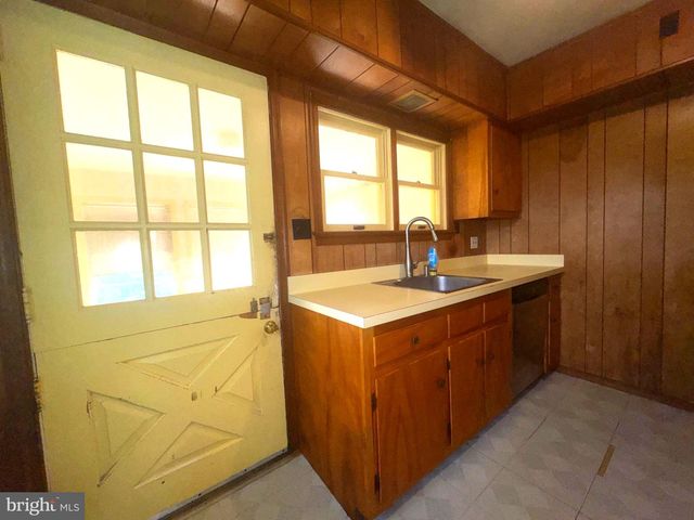 124 W FRANKLIN AVE W, Edgewater Park, NJ 08010