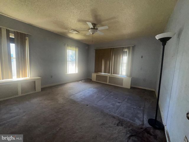 124 W FRANKLIN AVE W, Edgewater Park, NJ 08010