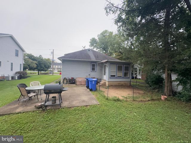 124 W FRANKLIN AVE W, Edgewater Park, NJ 08010