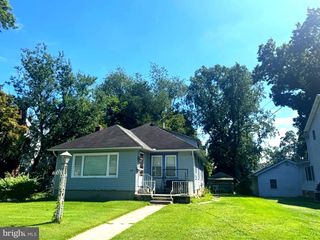 124 W FRANKLIN AVE W, Edgewater Park, NJ 08010