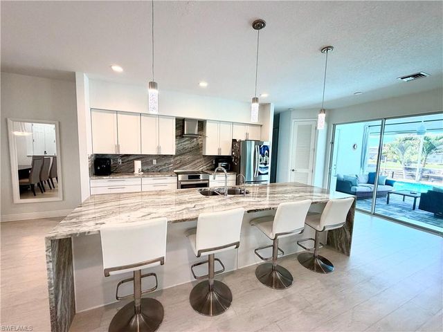 2918 10th PL, Cape Coral, FL 33904