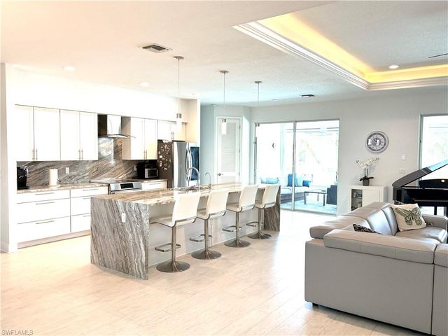 2918 10th PL, Cape Coral, FL 33904