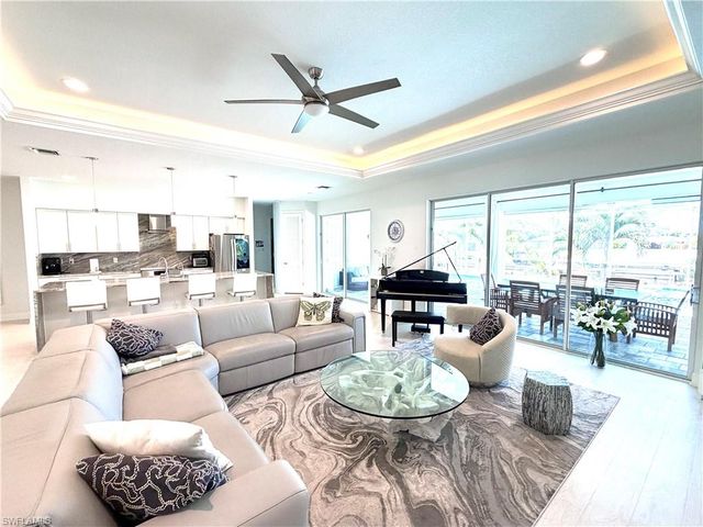 2918 10th PL, Cape Coral, FL 33904