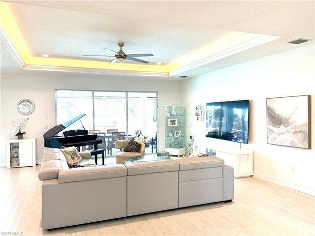 2918 10th PL, Cape Coral, FL 33904