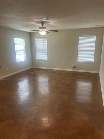 16920 W Juneau, Montgomery, TX 77316