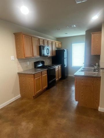 16920 W Juneau, Montgomery, TX 77316