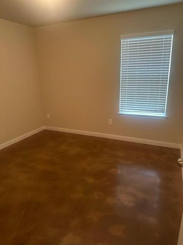 16920 W Juneau, Montgomery, TX 77316