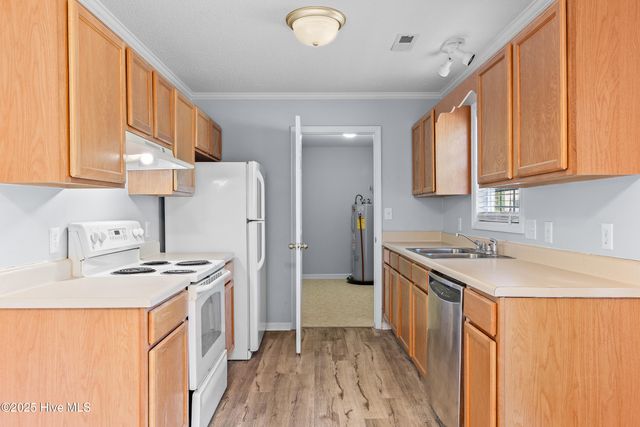 106 Constitution Avenue, Jacksonville, NC 28540