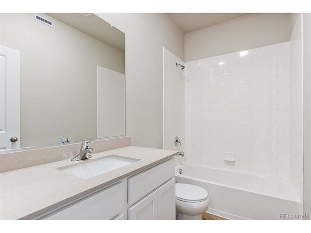 48245 Shetland Dr, Bennett, CO 80102